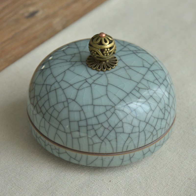 Culvert Longquan Qingqing Porcelain Large Horn High Cover Ceramic Printed Clay Box Vintages Calligraphy Handmade Imprinted Clay Cylinder with button 11cm