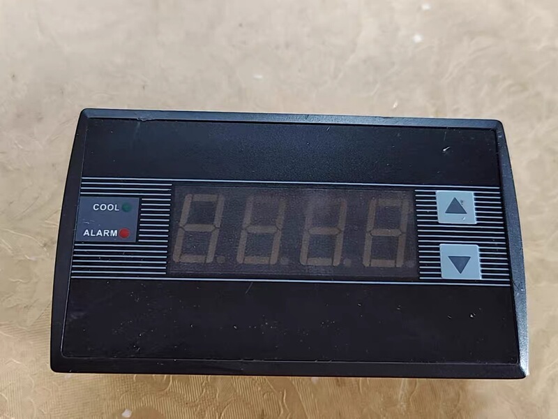 Laser Chiller Thermostat, Model K.Sf214501A.04, with Cool and Alarm Indicator Lights.