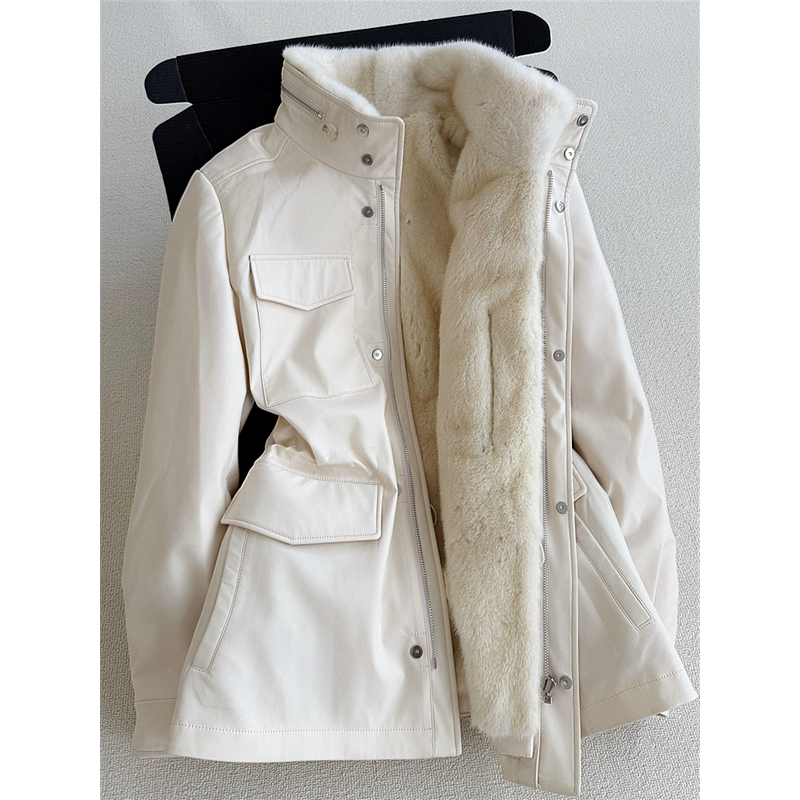 [in Stock] Casual Niche Light Luxury Jacket for Women, Off-White Straight-Cut Workwear Style Jacket, New for Autumn 2026