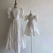 Pro-daughter dress Mothers dress Chardress New Fried Street South Korea Boy Dress Foreign Air Korean Version Girl Bubble Sleeveless Flowers Dress