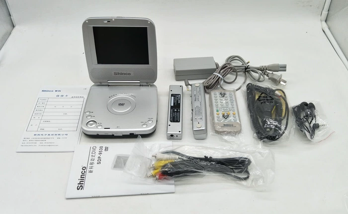 Xử lý máy không tốt Nhãn hiệu DVD Walkman CD Máy nghe nhạc CD Walkman Tiếng Anh MP3 điều khiển từ xa màn hình 5 inch - Máy nghe nhạc mp3