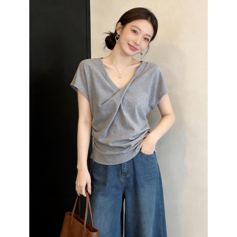 Gray Cross-Knotted V-Neck Short-Sleeve T-Shirt for Women, Summer Plus-Size Design, Slimming and Versatile Top