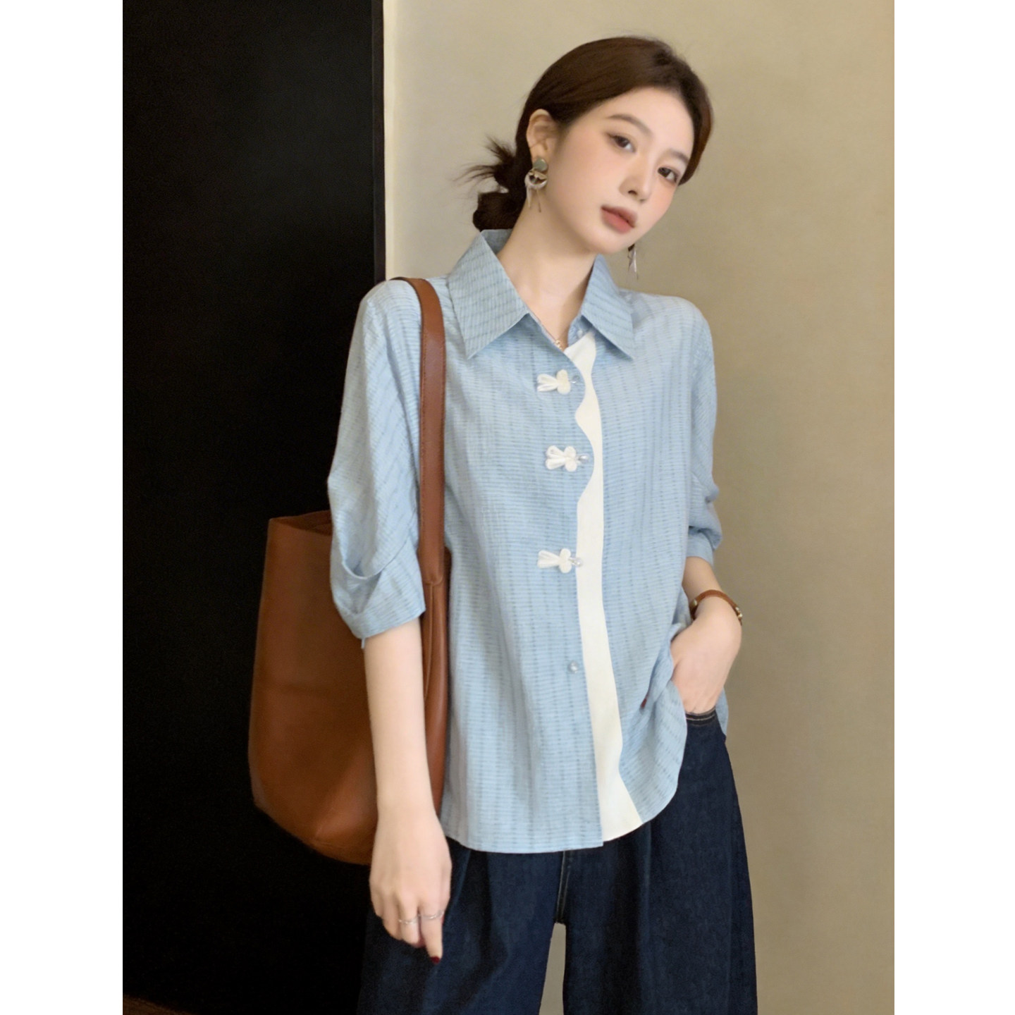 慵懒休闲风蓝色条纹翻领短袖衬衫女夏季微胖大码宽松显瘦百搭上衣