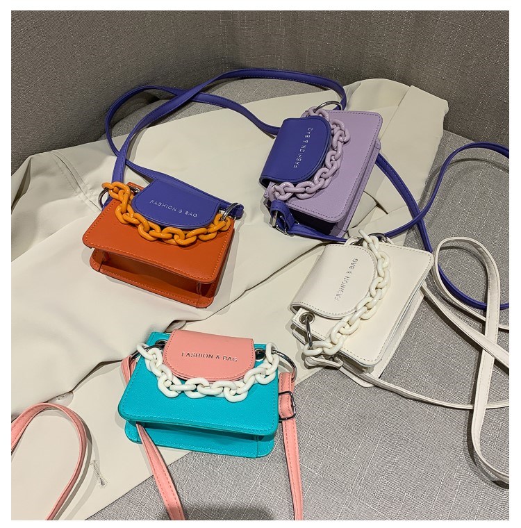 Small Solid Color Magnetic Buckle Crossbody Bag display picture 22