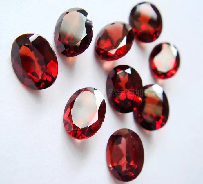 100% tự nhiên Mozambique garnet hình trái tim Hình tam giác có thể được đeo với một chiếc nhẫn Mặt dây chuyền toàn thân - Nhẫn nhẫn cặp vàng 18k