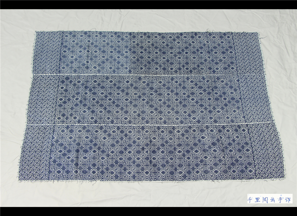 The old embroidered Guangxi brocade was met with a face Tetris by the face Tetris, and was embroidered with craft embroidered carpet C177