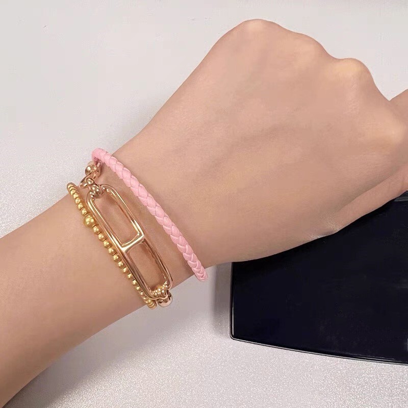 Jiyu Classic Pig Nose Braided Leather Rope Two-Loop Bracelet for Women, Punk Double-Layer Bracelet Necklace Choker Short Chain