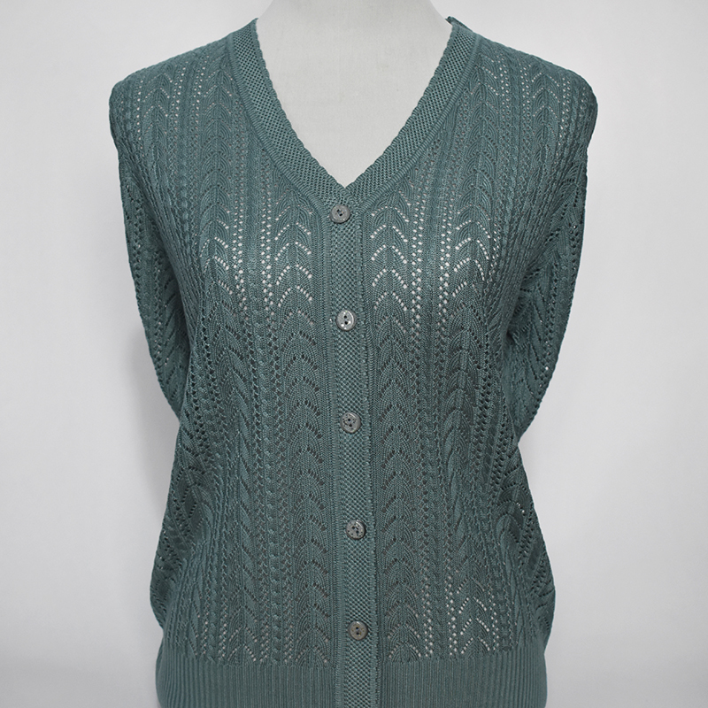 Middle-Aged and Elderly Women's Knitwear, Plus-Size, Anti-Uv Shirt, Spring and Summer Hollow Mesh Shirt, Versatile Thin Jacket for Spring and Autumn