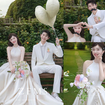 Wedding photography outdoor photography small fresh forest style pink and purple hand-held flower beige heart-shaped smiley face balloon props