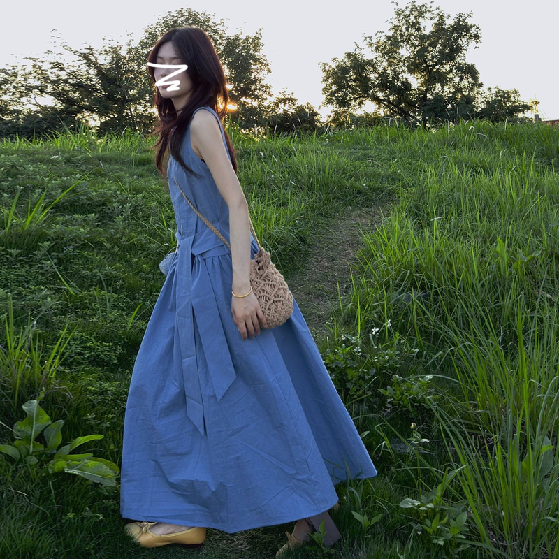 Klein Blue Sleeveless Vest Dress for Women, Summer 2026 New Style, Petite Vacation Style, Waist-Cinching Long Dress