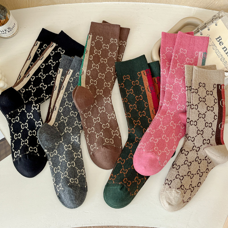 Kuqi European Mid-Calf Socks for Women Korean Trendy Brand Autumn and Winter Pure Cotton C Letter Long Socks Retro Fashion Mid-High Socks