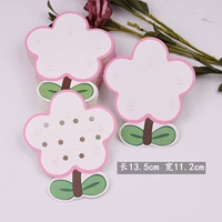 Около 100 цветов