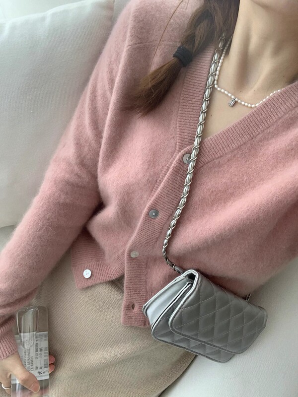 European Style Autumn and Winter V-Neck 100% Wool Cardigan for Women, Loose and Casual Style, Short Sweater Coat, Cashmere Knitwear