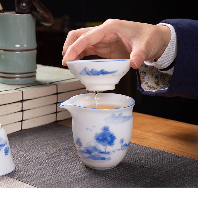 Touch the floor clearance 】 【 tea set a complete set of blue and white porcelain teapot kung fu tea tureen suit the teapot