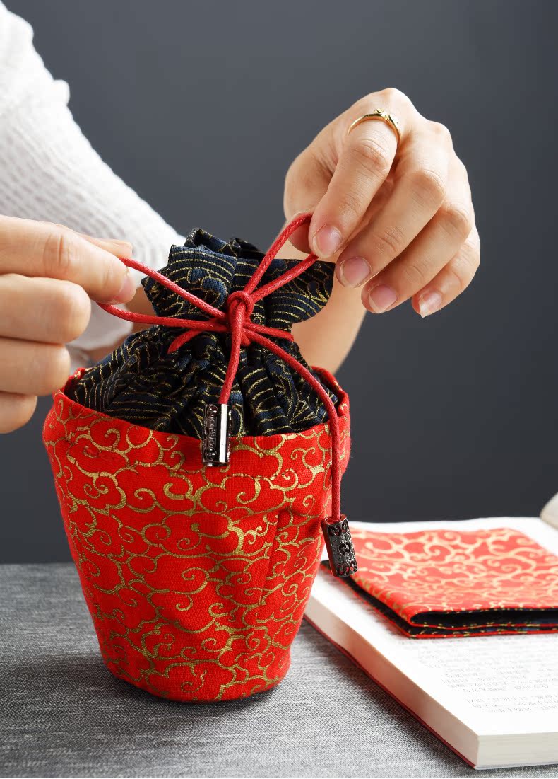 Touch the floor clearance crack cup 】 a pot of small suit portable travel two cups of tea tea tureen jingdezhen