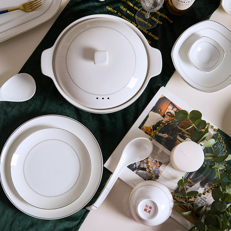 The dishes suit household contracted jingdezhen ceramic tableware European bowls of ipads plate combination housewarming gift