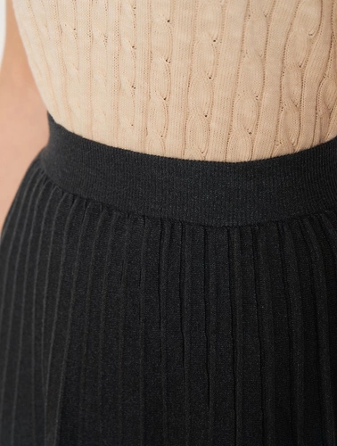 Трикотажная эластичная цветная юбка