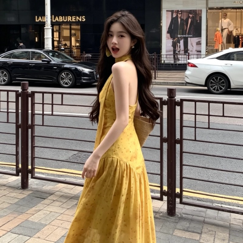 Super Popular Vacation-Style Ginger Yellow Spaghetti Strap Dress for Women, 2026 Summer New Style, Waist-Cinching, Elegant Long Dress, Particularly Beautiful