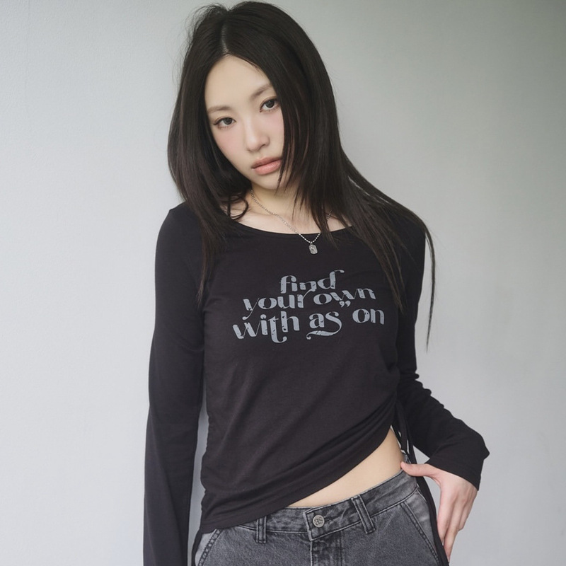 Korean Brand As* with Vintage Letter Print, Side Drawstring Adjustment, Round Neck, Stretchy, Slim-Fit Long-Sleeve T-Shirt Base Layer