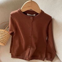 Коричневый хлопок с резинкой.