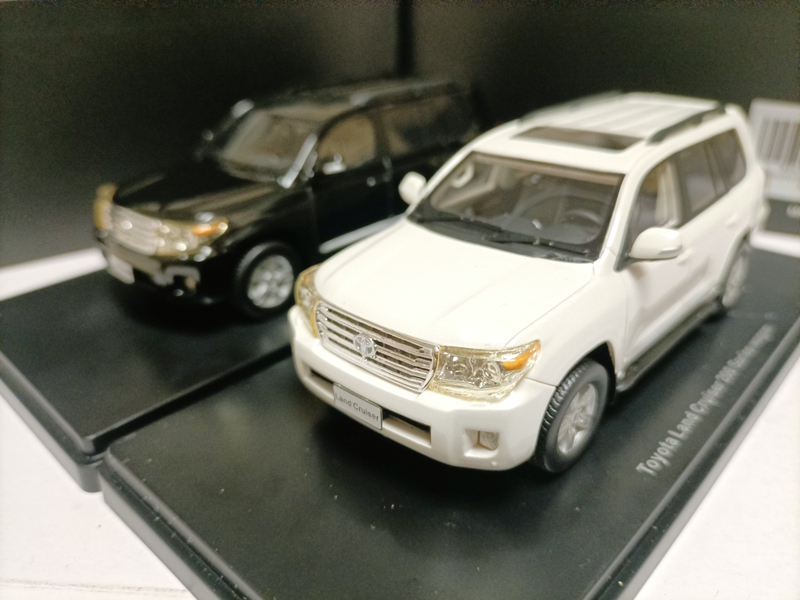 Hrn 1 43 Toyota Land Cruiser Resin Off-Road Touring Car Model Landcruiser Lc200