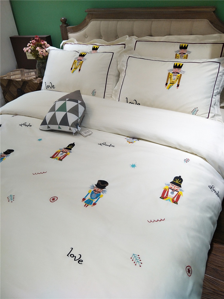 Ai Cập nhập khẩu 80 dài chủ yếu bông satin thêu gia đình trắng của bốn năm sao bộ đồ giường miễn phí vận chuyển - Bộ đồ giường bốn mảnh chăn ga đẹp