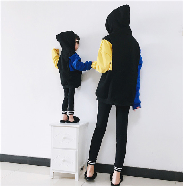 Phụ huynh-con tải 2018 thu đông cộng với nhung gia đình ba màu kết hợp áo len trùm đầu dài tay đầy đủ phiên bản Hàn Quốc của mẹ và con gái bộ pijama cho nhà 4 người