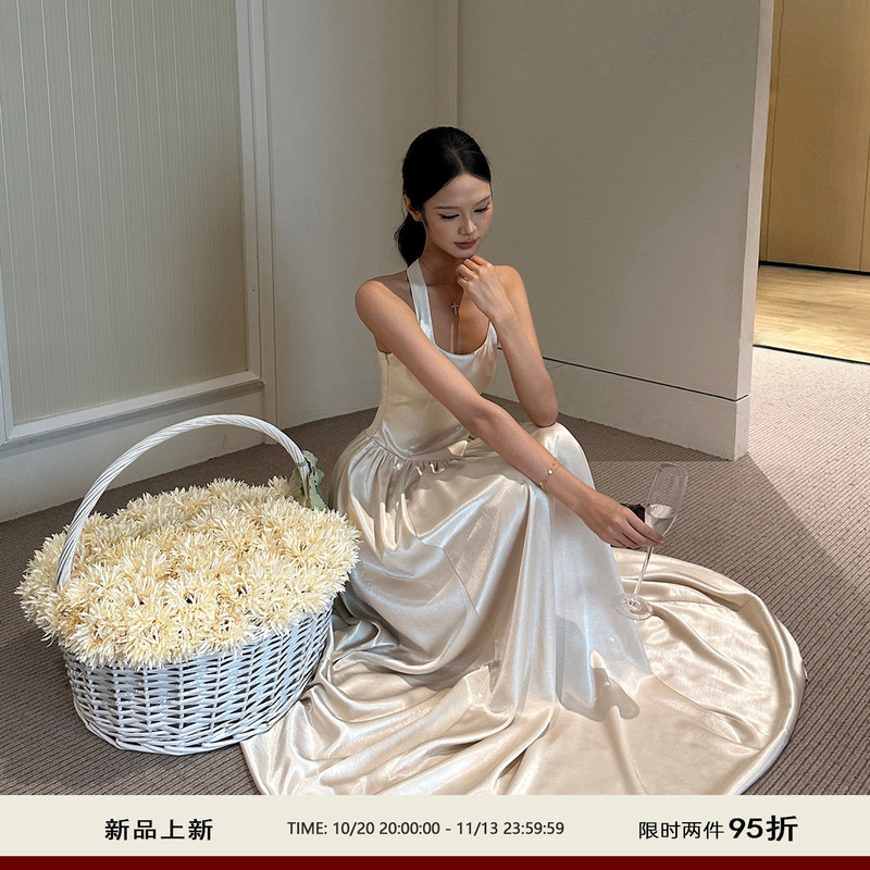 Venuie Champagne-Colored Satin U-Neck Halter Dress Engagement Ceremony Birthday Dress Elegant Large Flared Umbrella Skirt