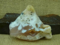 Flower-eyed agate shape Silver old natural stone collection Alxa Gobi agate raw stone D