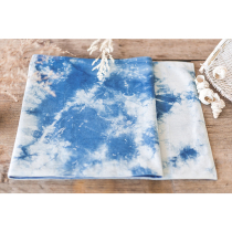 Blue continued Bai ancient method tie-dyed sky color double-layer tea mat table flag bed flag natural plant dyeing can be customized