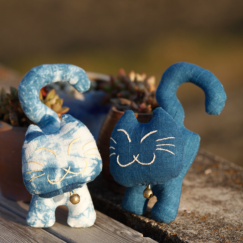 Blue Continuing Bai Ancient Tie-Dye Kitten Pendant Table Cactus Ornament Pure handmade natural plant dyeing