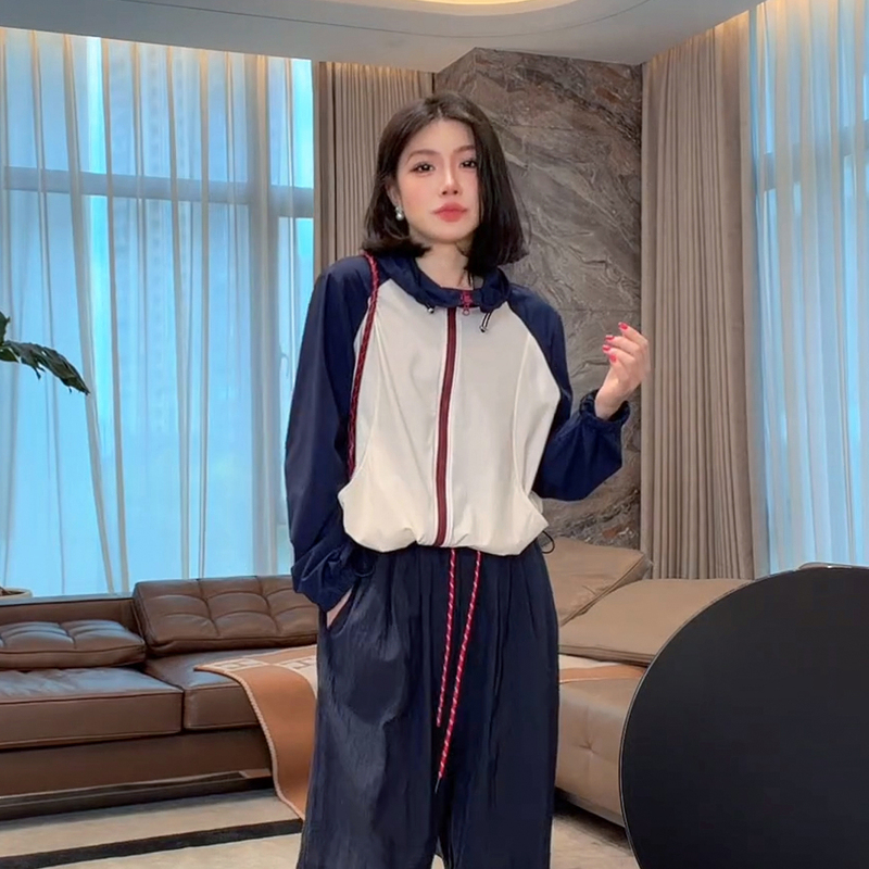 Me Lao Yang's Clothing: Cold Extraction Skin-Friendly Fabric, Tech Stretch, Color-Blocking, Ultra-Soft, Breathable, Fashionable, Sun-Protective, Thin Short Jacket Me Lao Yang's Clothing: Cold Extraction Skin-Friendly Fabric, Tech Stretch, Color-Blocking, Ultra-Soft, Breathable, Fashionable, Sun-Protective, Thin Short Jacket