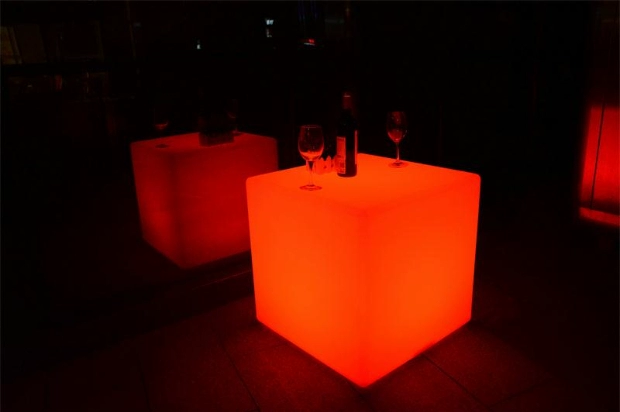 LED ngoài trời chiếu sáng đồ nội thất vuông phân KTV ghế sofa thanh bàn ghế vuông vuông đèn đầy màu sắc phân - Giải trí / Bar / KTV