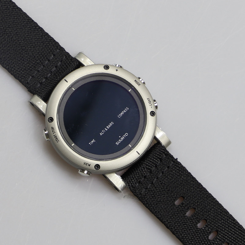 Suunto頌拓鬆拓core戶外登山氣壓釣魚運動手錶男本源essential