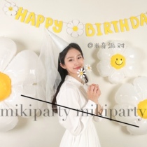 Korean ins cute daisy letter pull flower childrens first birthday party decoration hanging flag back wall layout pull flag