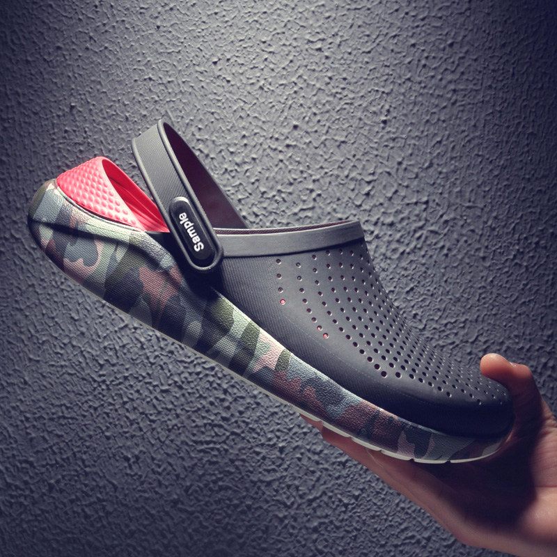 Sandals and slippers men's 2022 summer new hole shoes men's outer wear sandals outdoor camouflage soft bottom couple beach shoes