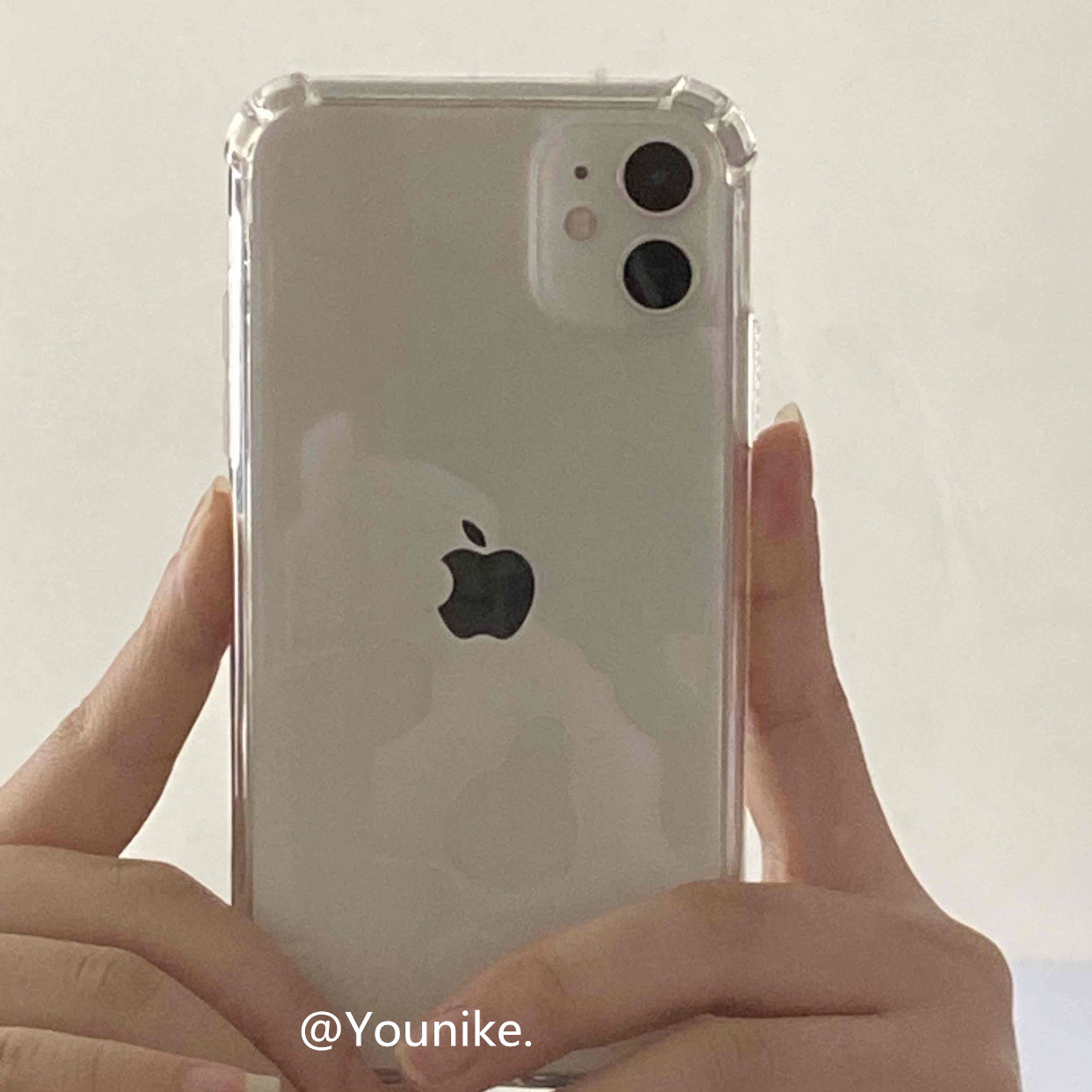 Minimalist transparent air cushion anti-fall iphone13 12 11promax 7 8plus xr max mobile phone protective shell soft