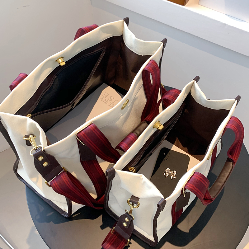 Large-Capacity Canvas Bag for Women 2022 New Style Niche Handbag for Class and Commuting Tote Bag Crossbody Bag
