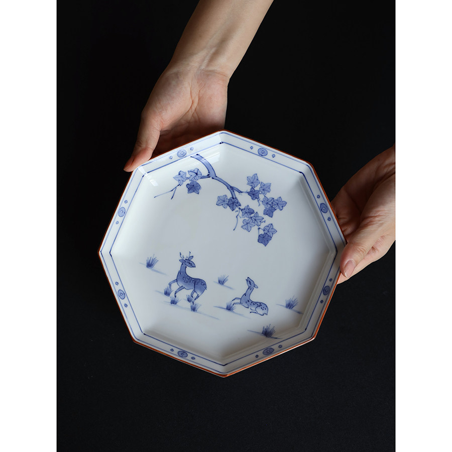 Japanese-made imported Arita-yaki hand-painted blue and white deer figure star anise sunflower mouth large plate bowl tea cup Japanese tableware