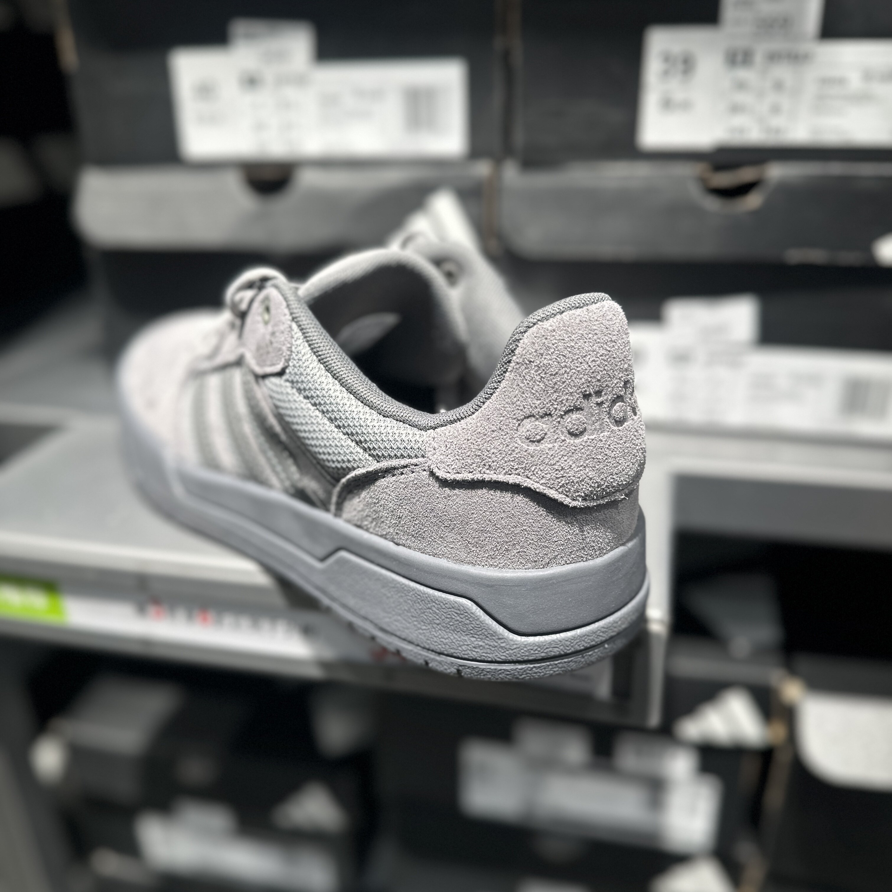 Adidas Кроссовки Adidas в стиле ретро, мужская износостойкая повседневная спортивная обувь серого цвета на шнуровке с низким берцем, KI8456 Изображение 1