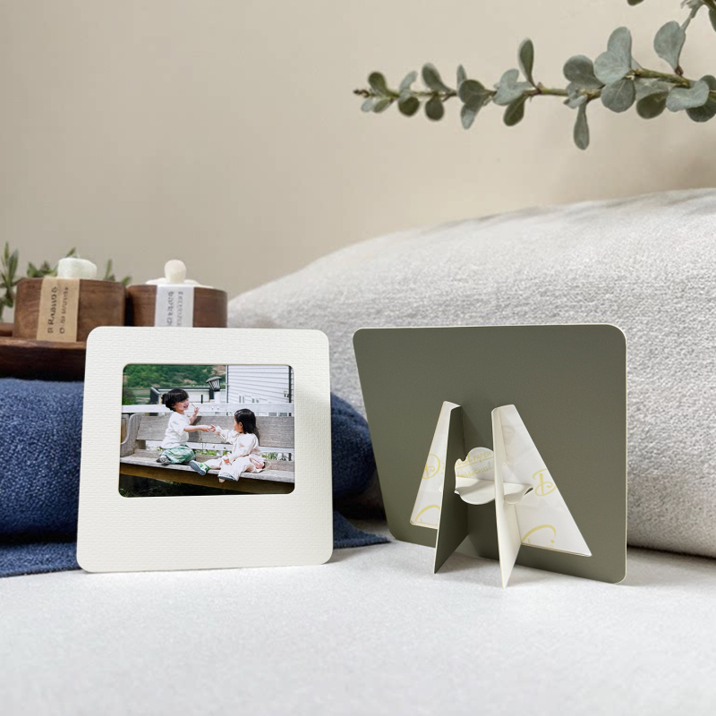 Yilin Picture Frame for Polaroid Mini 3inch Card Paper, Simple Rounded Corner Mini Photo Frame, Paper Stand Type Yilin Picture Frame for Polaroid Mini 3inch Card Paper, Simple Rounded Corner Mini Photo Frame, Paper Stand Type