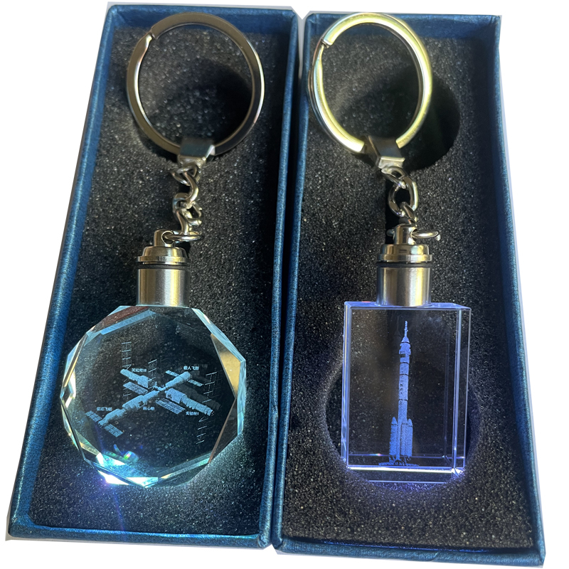 Shenzhou 13 Astronaut Keychain China Space Station Keychain DIY Rocket Keyring Military Souvenir