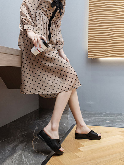 Genuine leather slippers for women thick-soled outer wear summer ladies sandals cowhide wedge sandals middle-aged new sandals mom