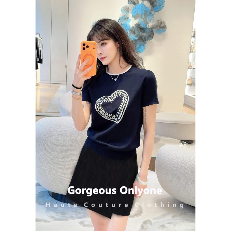 Gorgeous Onlyone Heart-Embroidered Round-Neck Short-Sleeve Knit Pullover for Women, Versatile and Slimming, Elegant Top