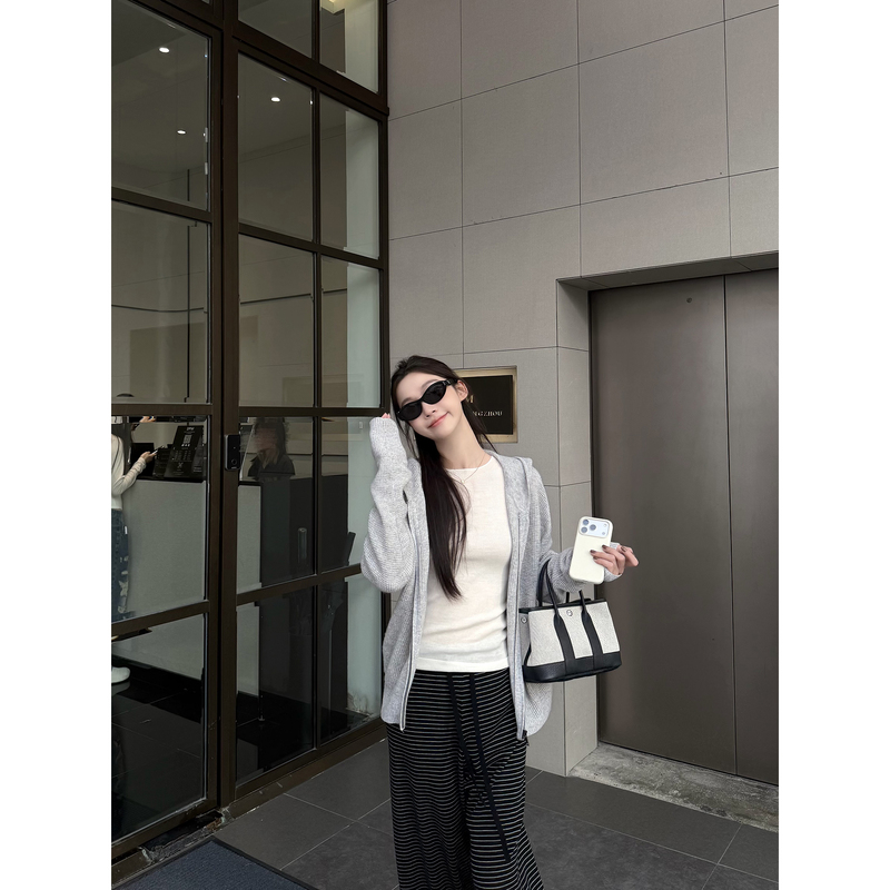 Ruan Xiaomi Smileme【Wafer Biscuit】100% Merino Wool Knitted Cardigan for Women 2026 Autumn/Winter Sweater Coat Ruan Xiaomi Smileme【Wafer Biscuit】100% Merino Wool Knitted Cardigan for Women 2026 Autumn/Winter Sweater Coat