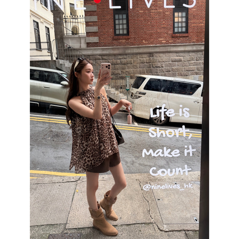 Ruan Xiaomi Smileme【Leopard Family】Vintage Halter Neck Leopard Print Sleeveless Top for Women, Summer Outerwear, Loose Tank Top