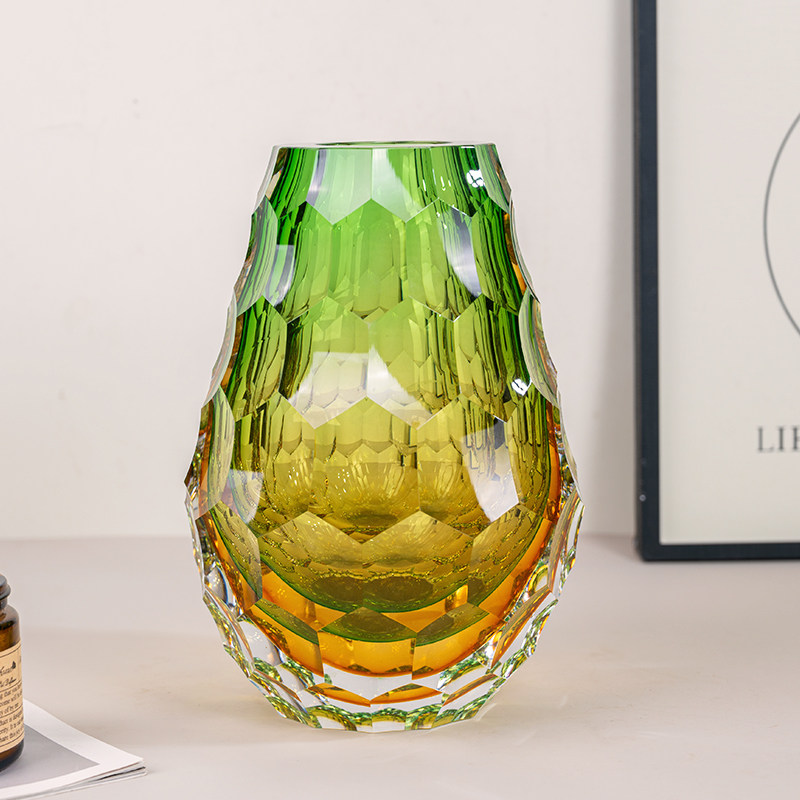 L606 现代化琉璃上浅绿下黄轻奢花瓶高颜值居家创意摆件插花器详情1