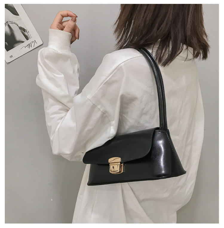 Femmes Moyen Faux Cuir Couleur Unie Style Vintage Style Classique Bloquer Sac À Main display picture 25