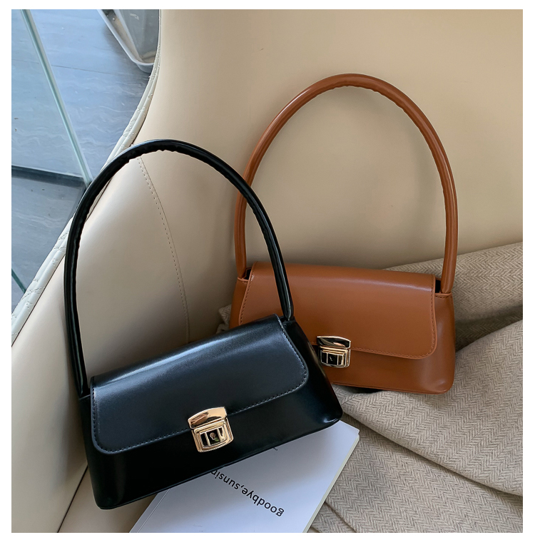 Femmes Moyen Faux Cuir Couleur Unie Style Vintage Style Classique Bloquer Sac À Main display picture 4