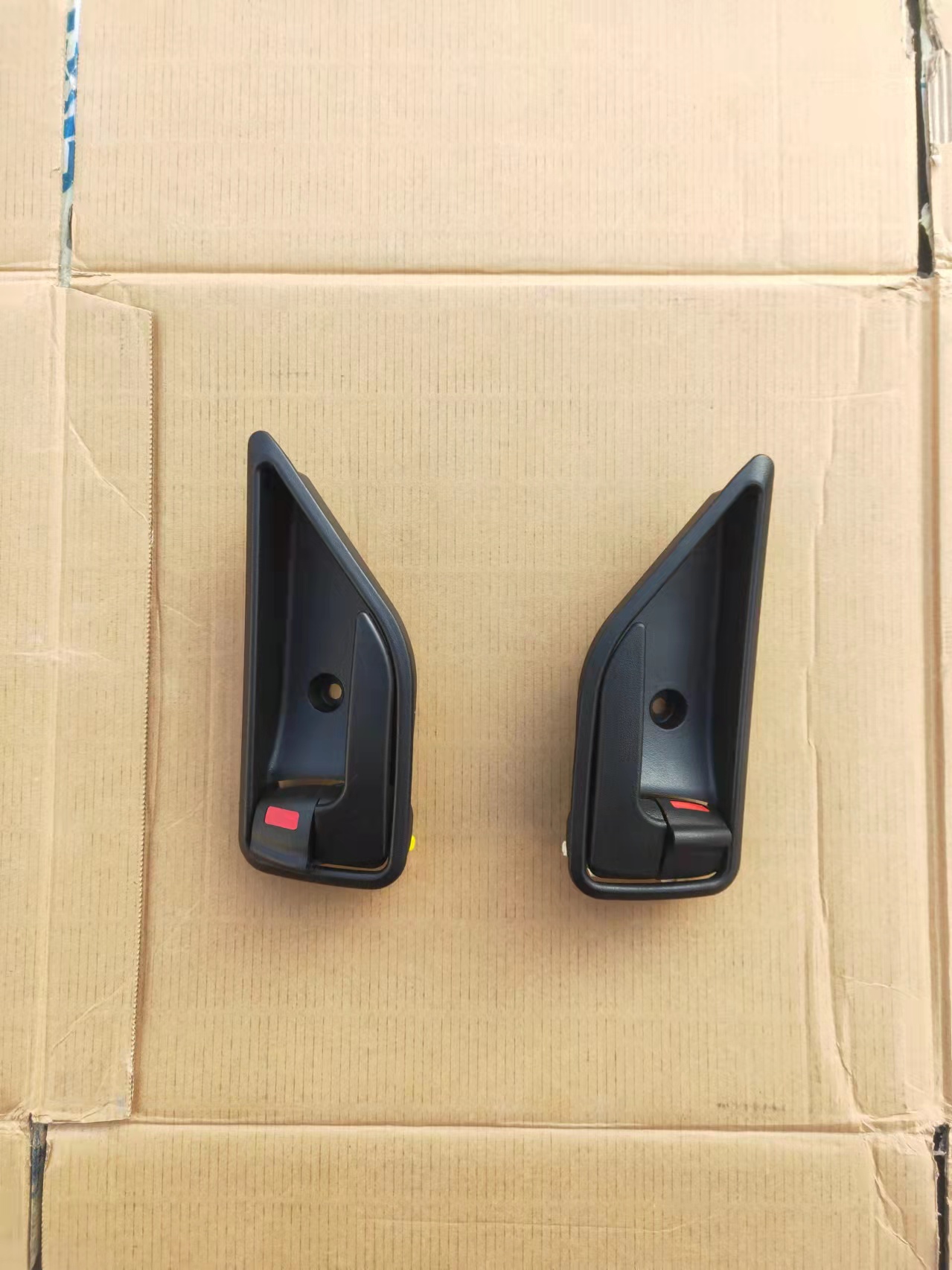 Suitable for Sichuan Hyundai Nanjun Ruiyi car door inner handle MV11 inner buckle handle door inner handle